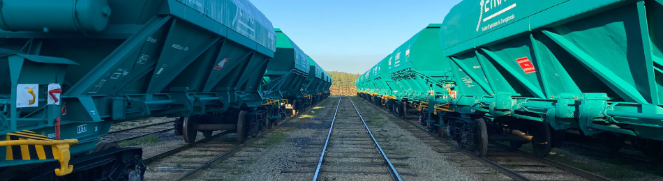 Ballast wagons — track laying operations